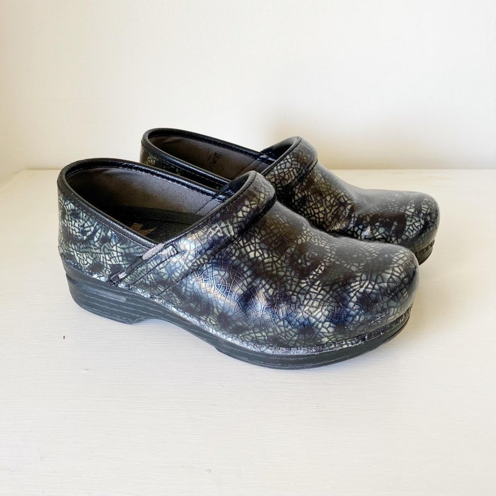 Dansko XP Pro Snakeskin Clogs, Sz 37